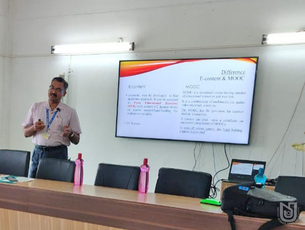 3-day workshop on 'F2F, Online and Blended Learning' at Jalpaiguri RC (supported by CEMCA & AAOU) on 08-10.04.2022.