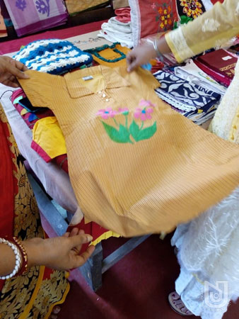 Apparels, Art/Craft exhibition by SVS students at Nari Sikhsa Samiti (V24), Kolkata on 06-08.04.2022.