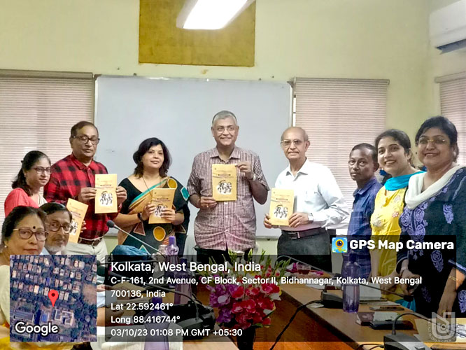 Prof. Indrajit Lahiri, authorized Hon'ble Vice Chancellor, NSOU releasing the Compendium: Special Lectures on Contribution of Great Leaders in the Independence of India on 03.10.2023 at SoE, Salt Lake campus, NSOU