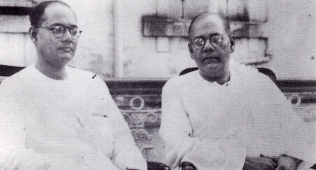 The Bose Brothers: Subhas and Sarat at 38/2 Elgin Road, Calcutta, 1937. Courtesy: Netaji Research Bureau.